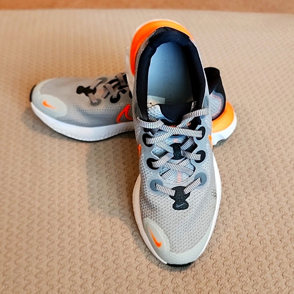Nike Renew Run Sneakers